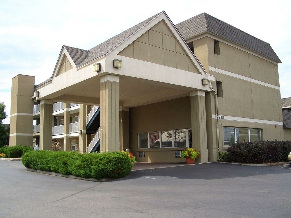 Hotel HomeTowne Studios by Red Roof Denver - Lakewood West, Lakewood, photo