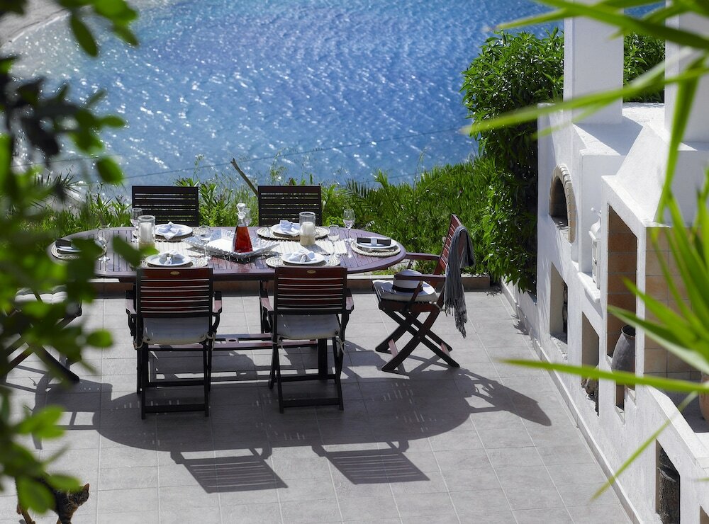Фото Erivolos Hotel Apartments