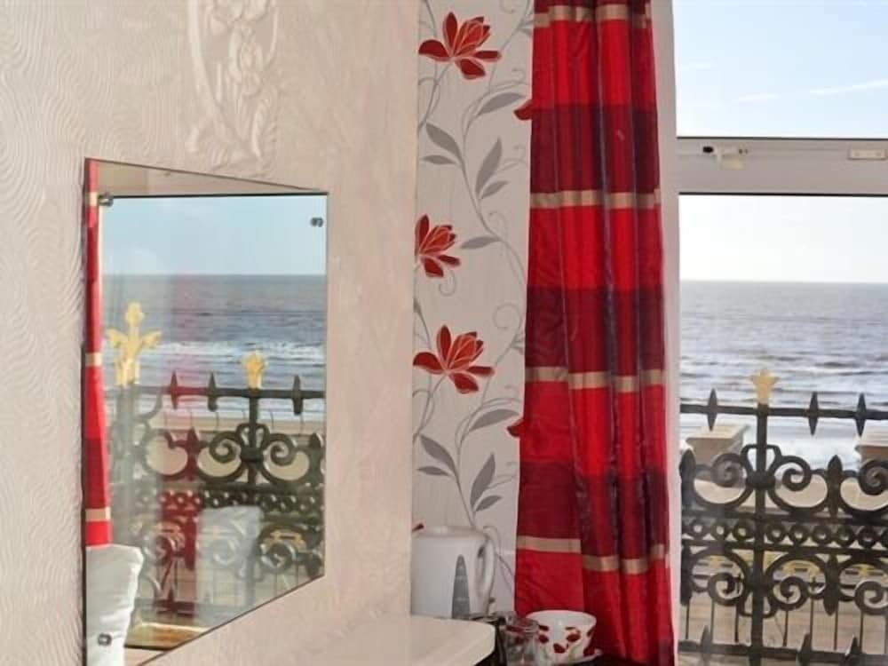 Фото The Chimes on the sea