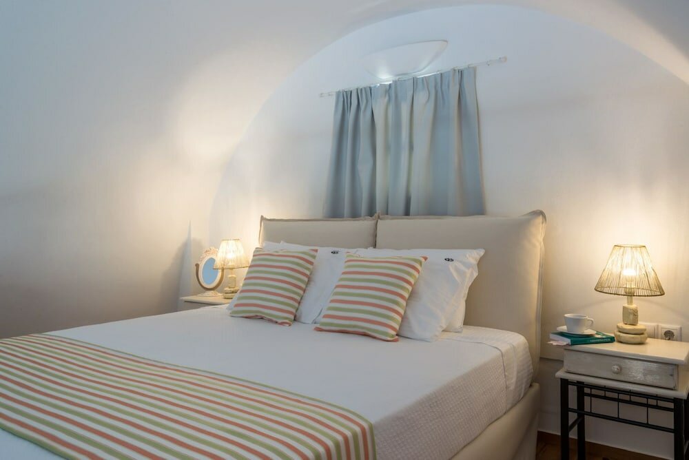 Фото Black Diamond Suites - Adults Only