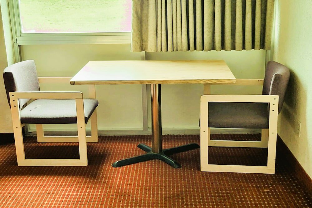 Фото USA Inn Junction City Near Fort Riley