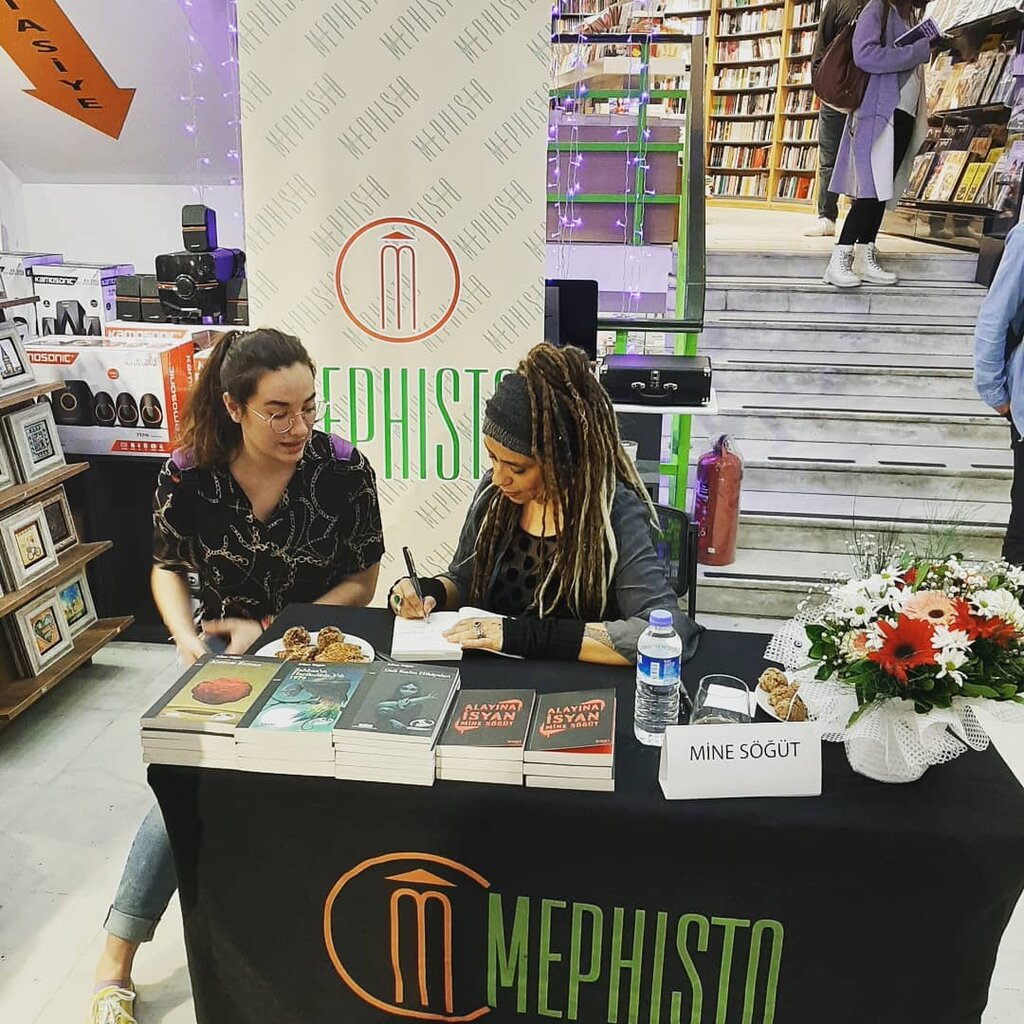 مكتبة Mephisto Bookstore ، اسطنبول، صورة