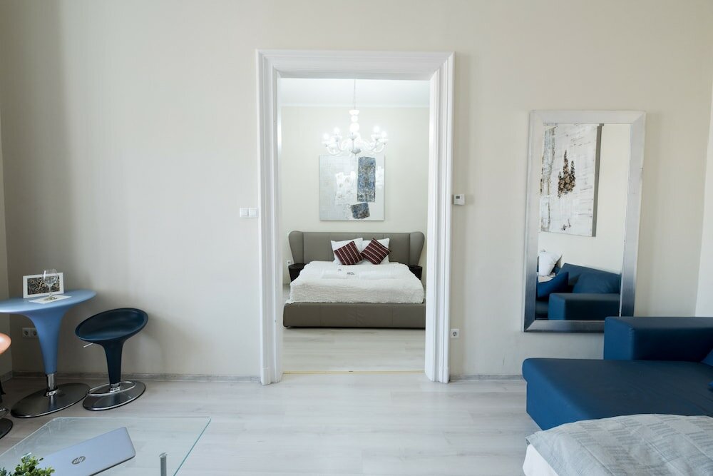 Фото Ho-Bi Oktogon Room & Apartment