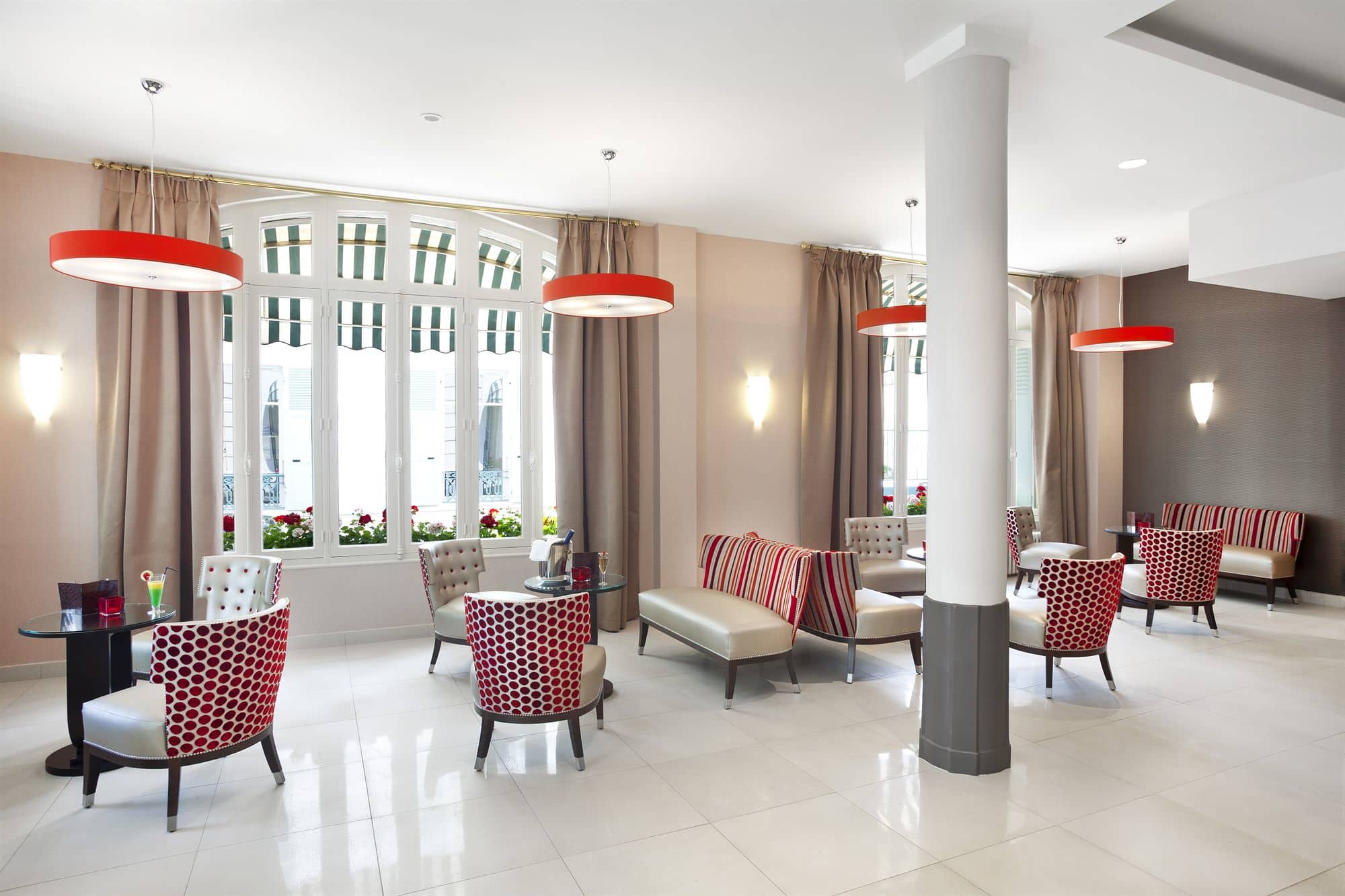 Фото Hotel Les Nations The Originals Boutique Vichy