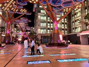 Crystal Walk (Doha, Zone 66, The Pearl, Gewan Island, Crystal Residence), memorial site, local landmark