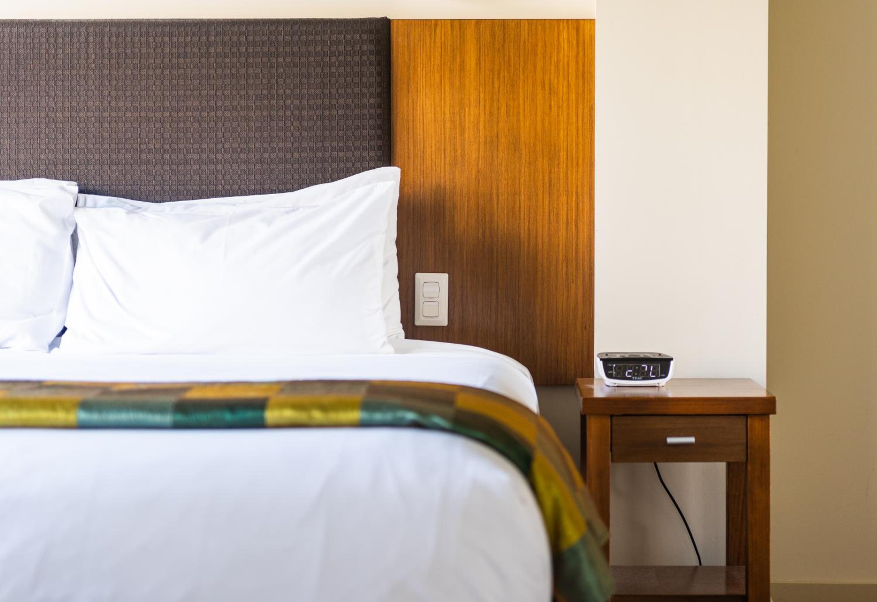 Фото Ocean Breeze Hotel