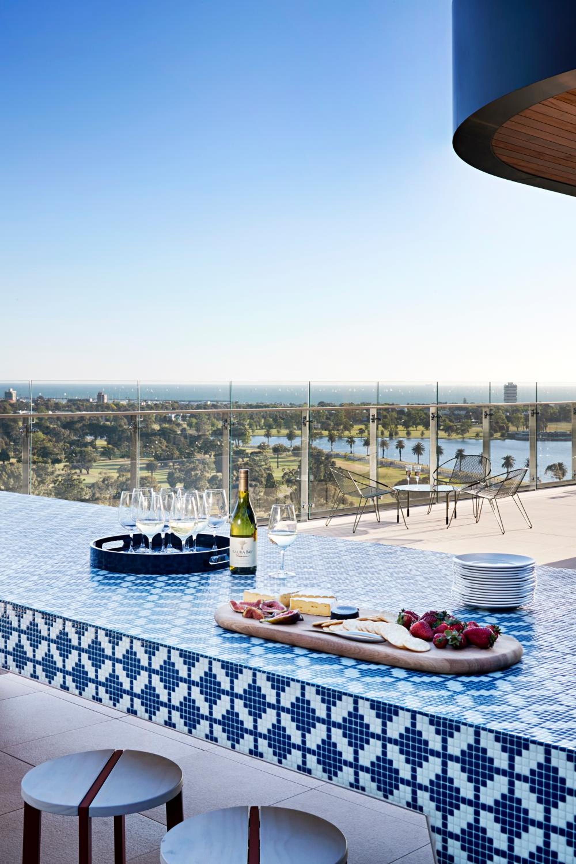 Фото Tyrian Serviced Apartments - Albert Park Lake