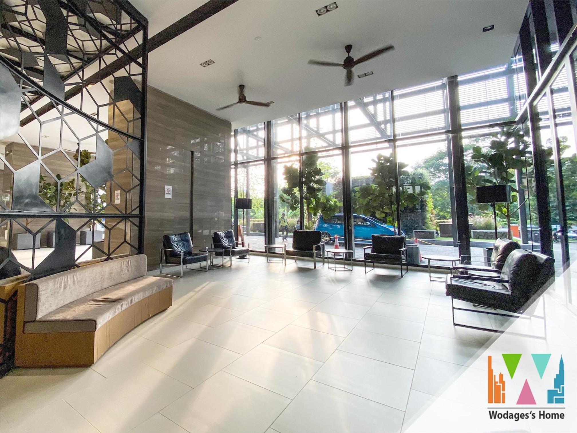 Фото Expressionz Professional Suites Wodages