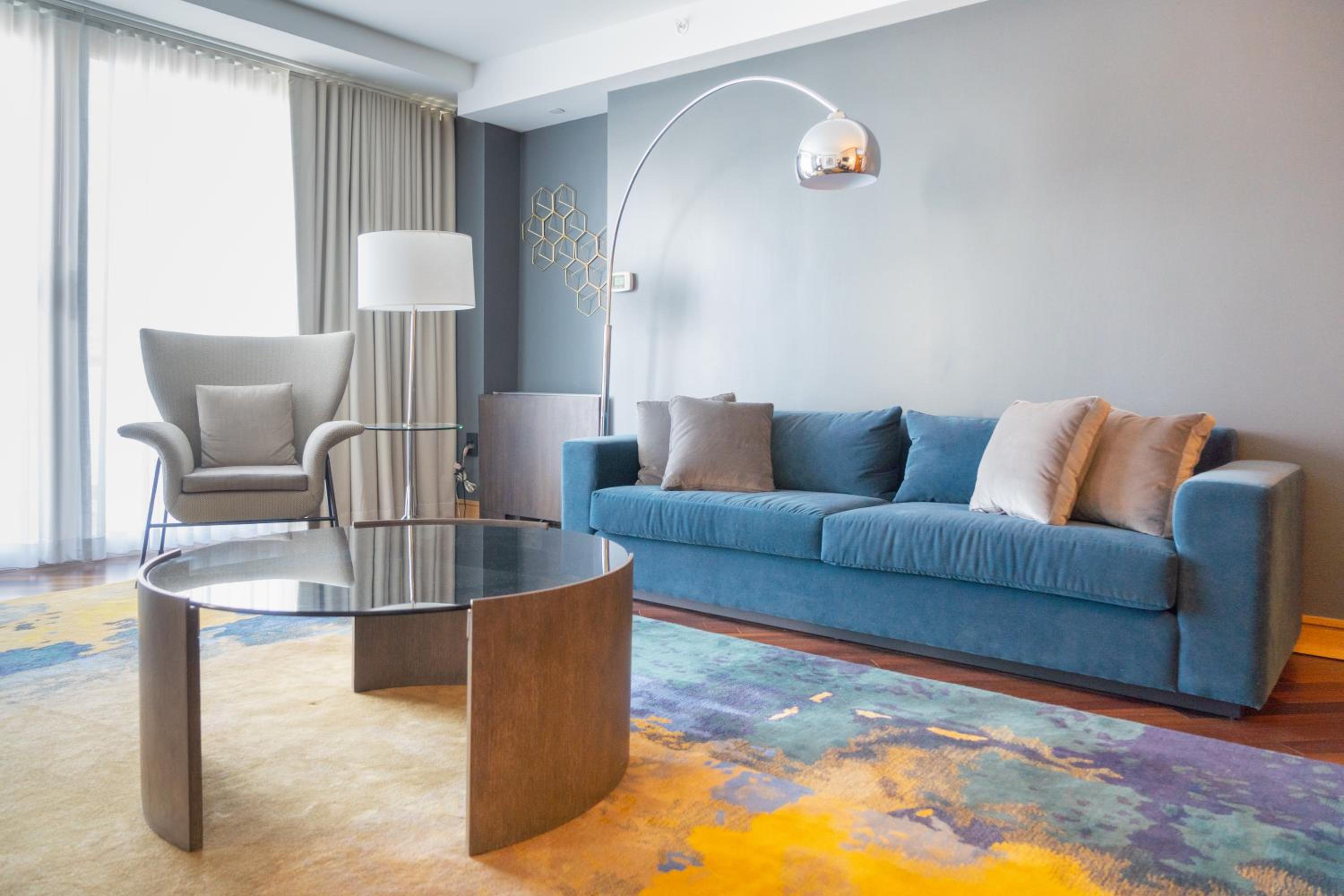 Фото The Windsor Suites