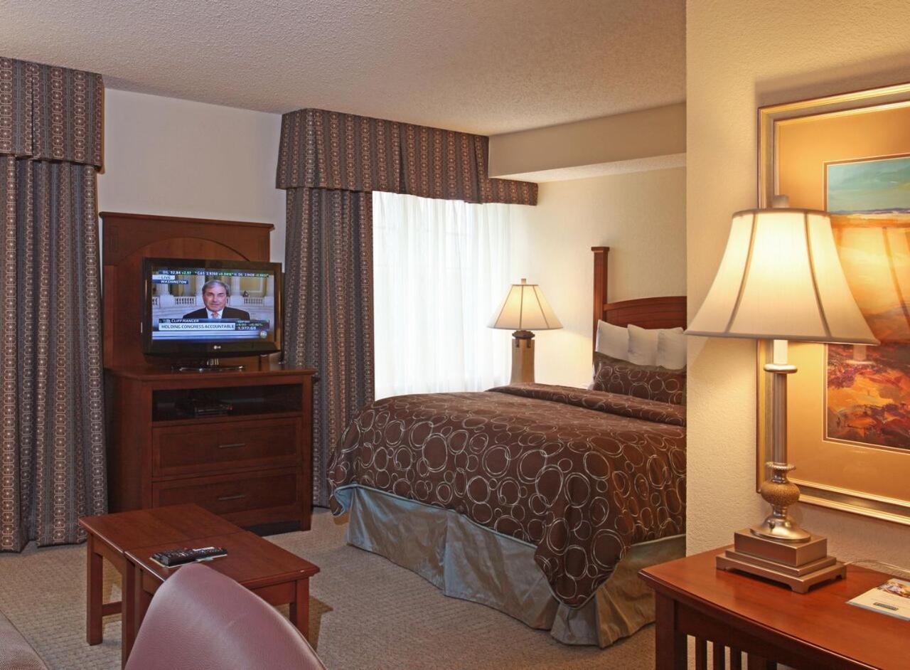 Фото Staybridge Suites North Brunswick, an Ihg Hotel