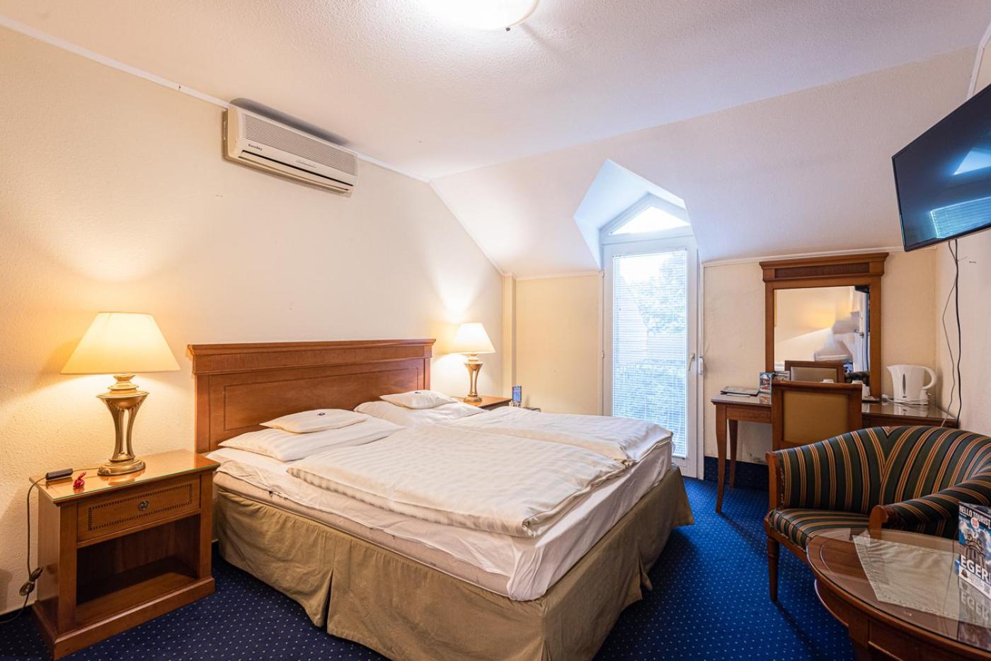 Фото Hotel Romantik Eger