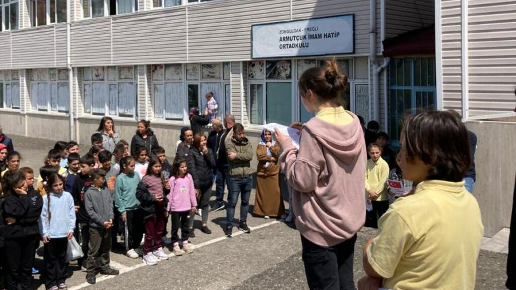 School Armutçuk Imam-Hatip Middle School, Eregli, photo