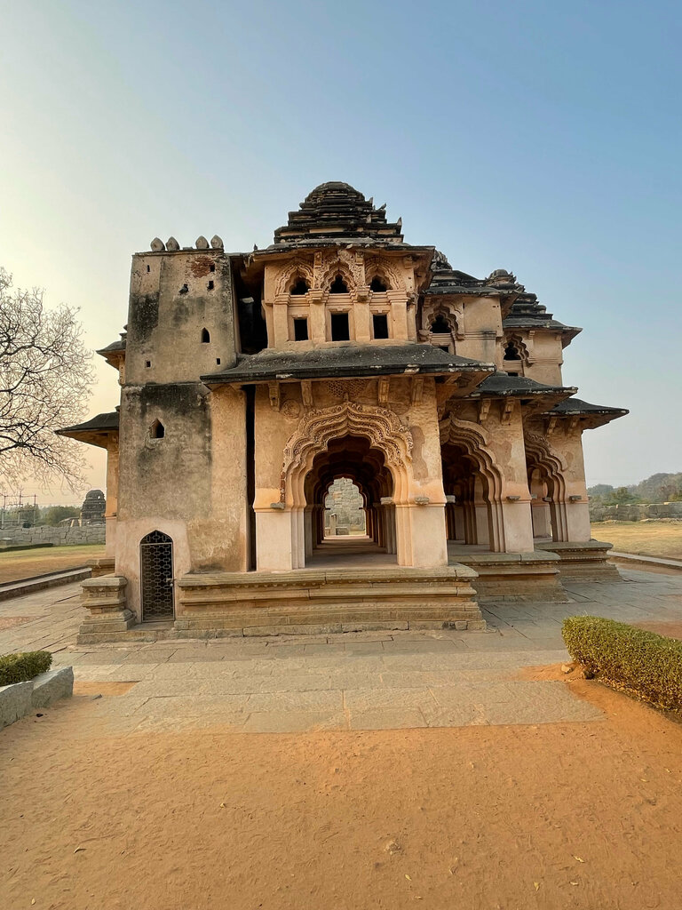 Landmark, attraction Lotus Mahal, Karnataka, photo