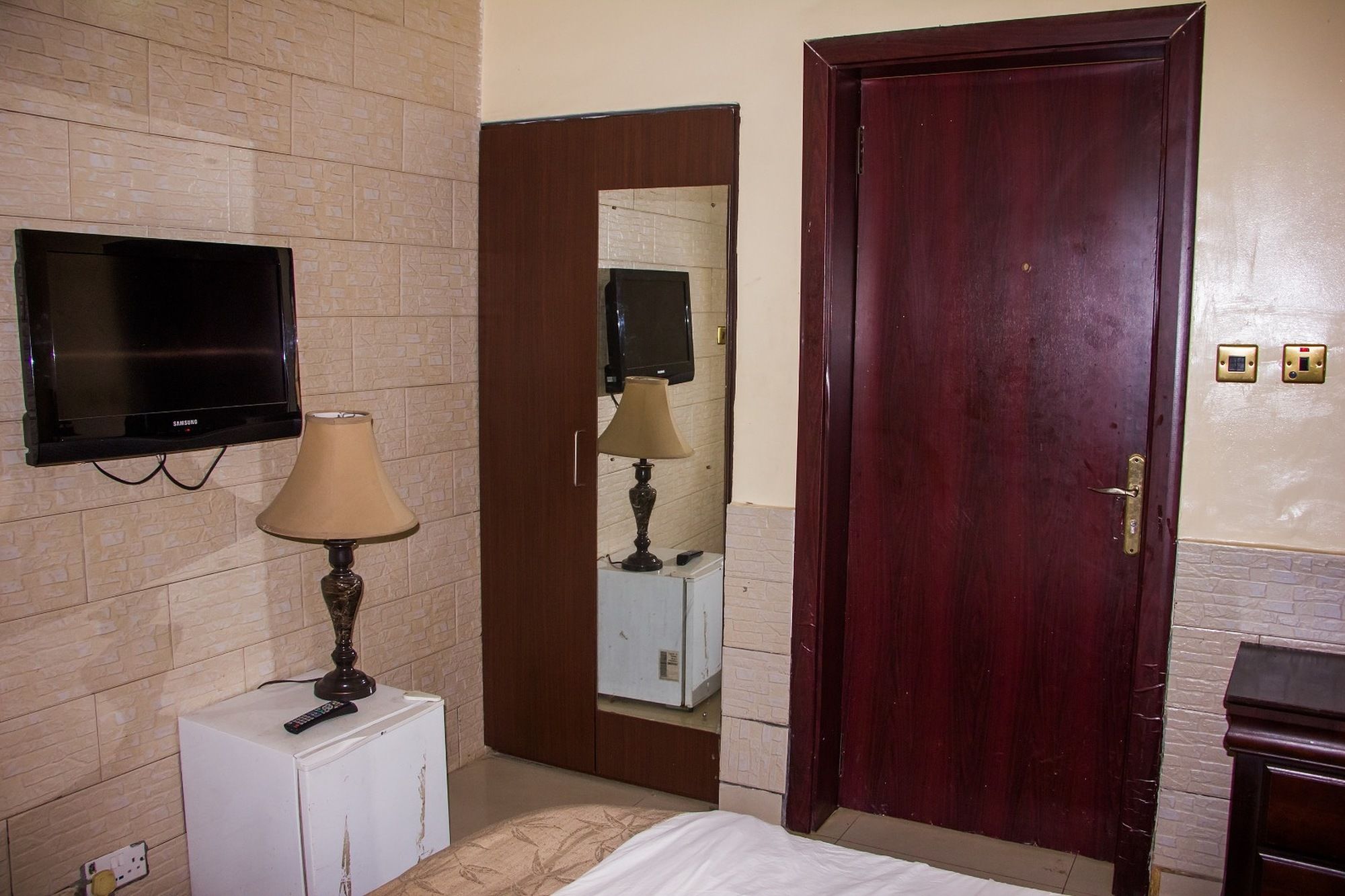 Фото Tivoli Residence & Bar