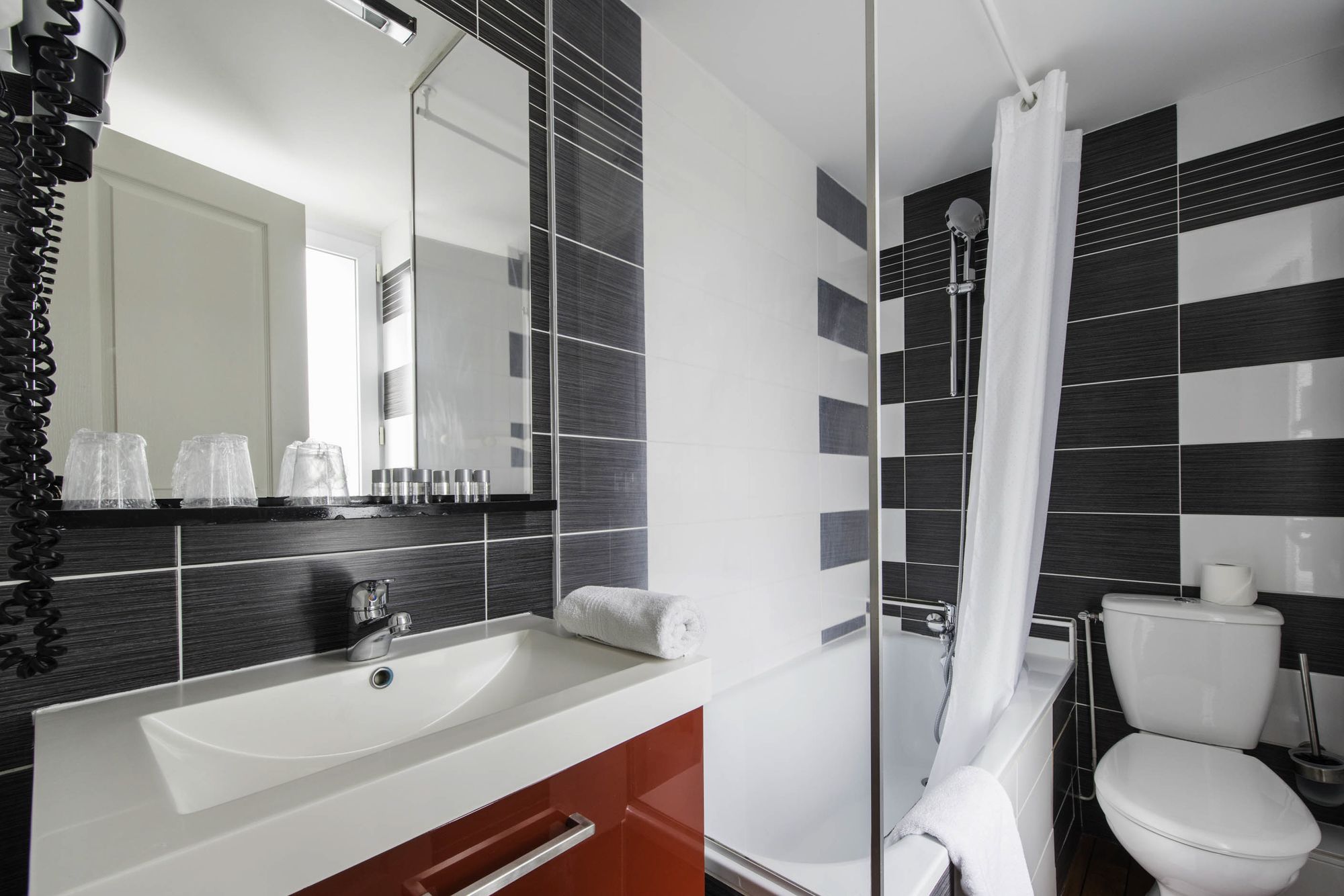 Фото Un Hôtel sur le Port