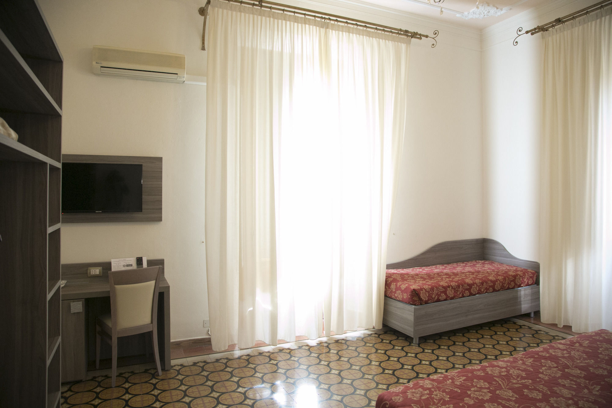 Фото Astrid Hotel