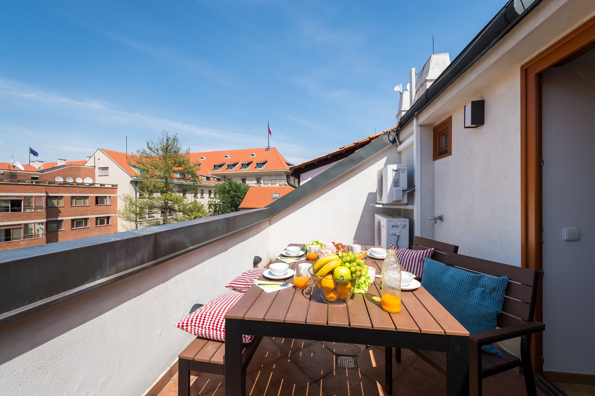 Фото Empirent Apartments Prague Castle