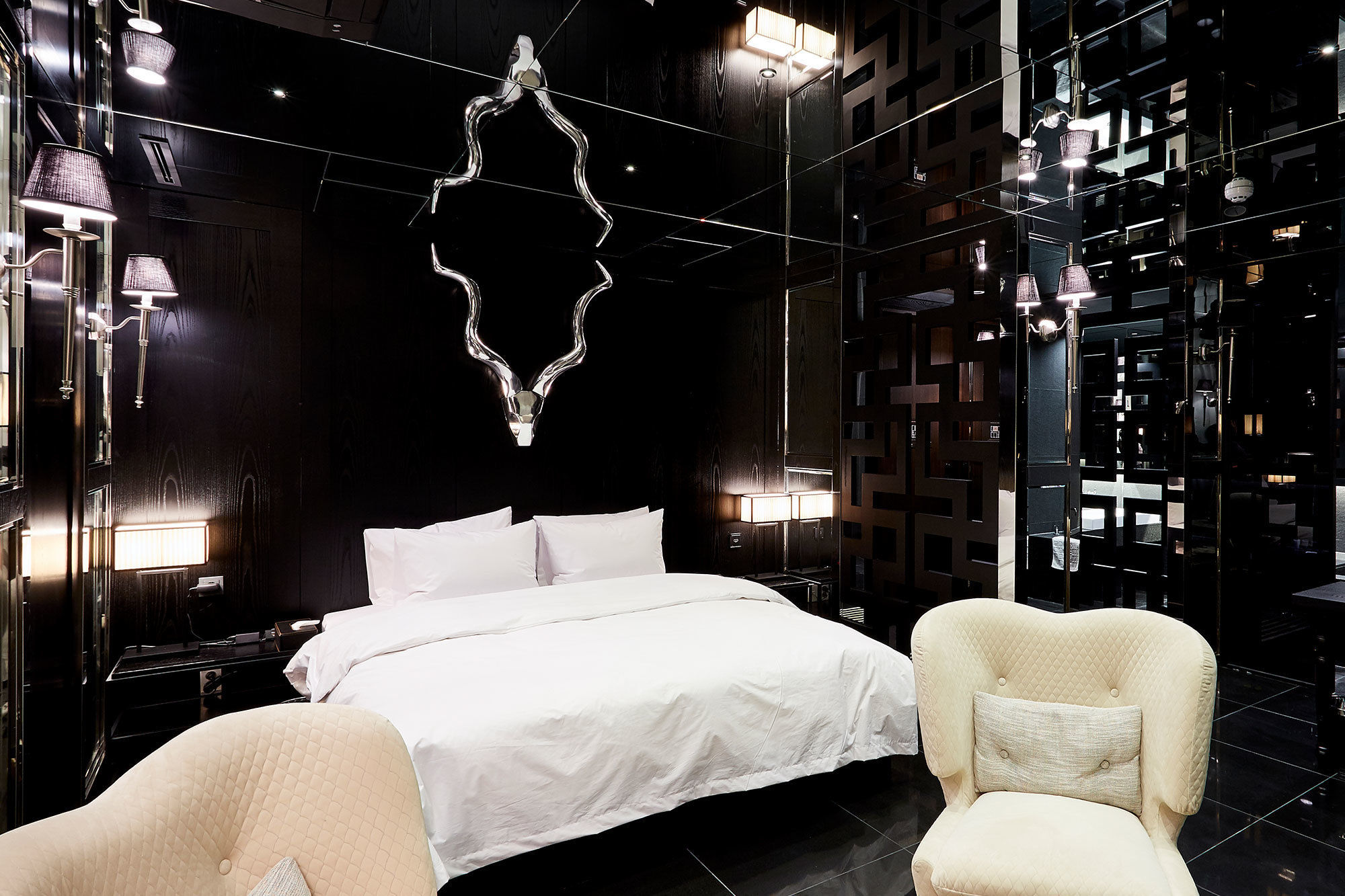 Фото Hotel The Artist Yeoksam