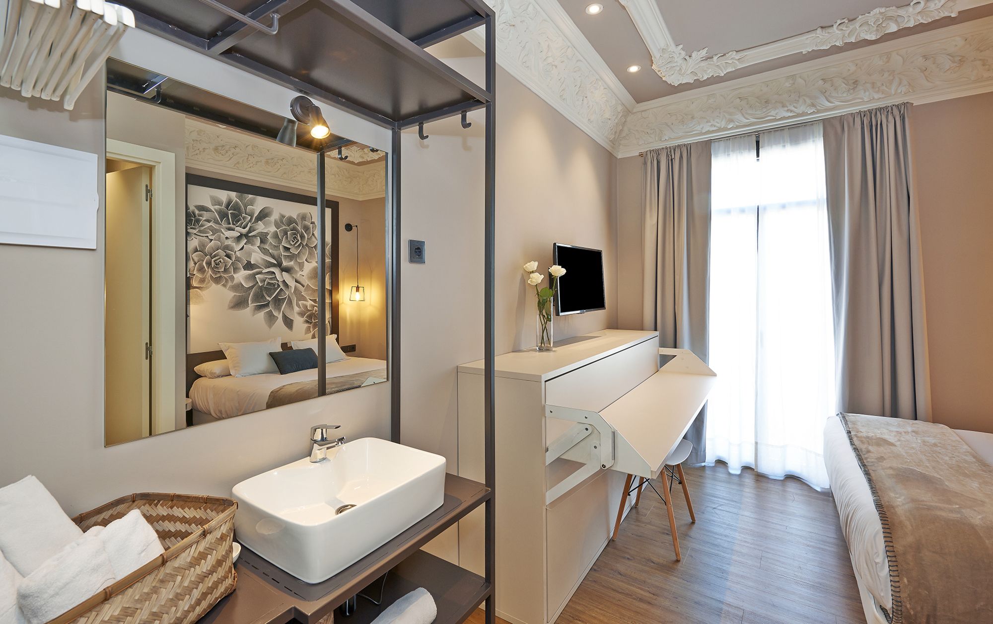 Фото Hostal Central Barcelona