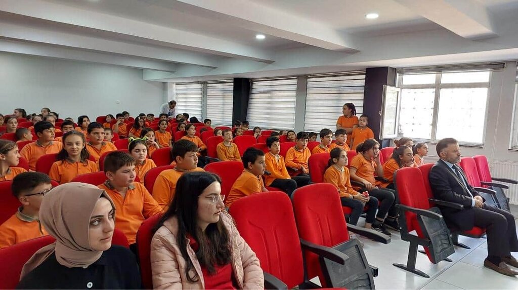 School Martyr Gendarmerie Lieutenant Efkan Cengiz Middle School, Tomarza, photo