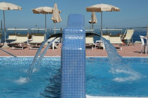 Внешний вид отеля Hotel Albatros в Форио, фото 5