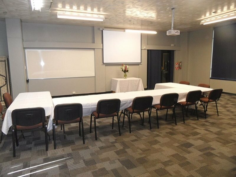 Фото Kiwi International Hotel