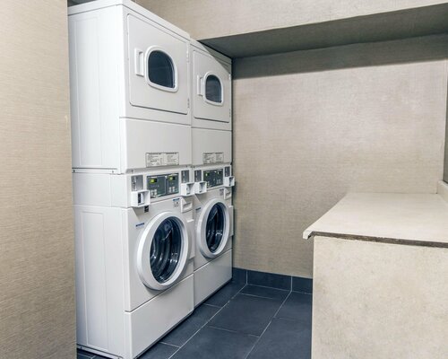 Гостиница Granbury Inn and Suites в Гранбери
