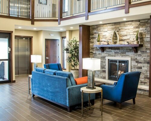 Гостиница Comfort Suites Omaha East-Council Bluffs в Каунсил Блаффс