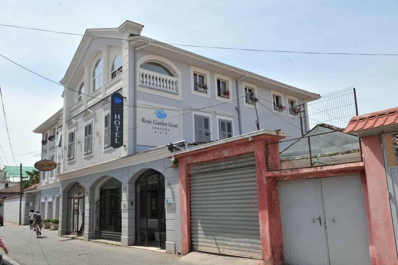 Фото Rose Garden Hotel