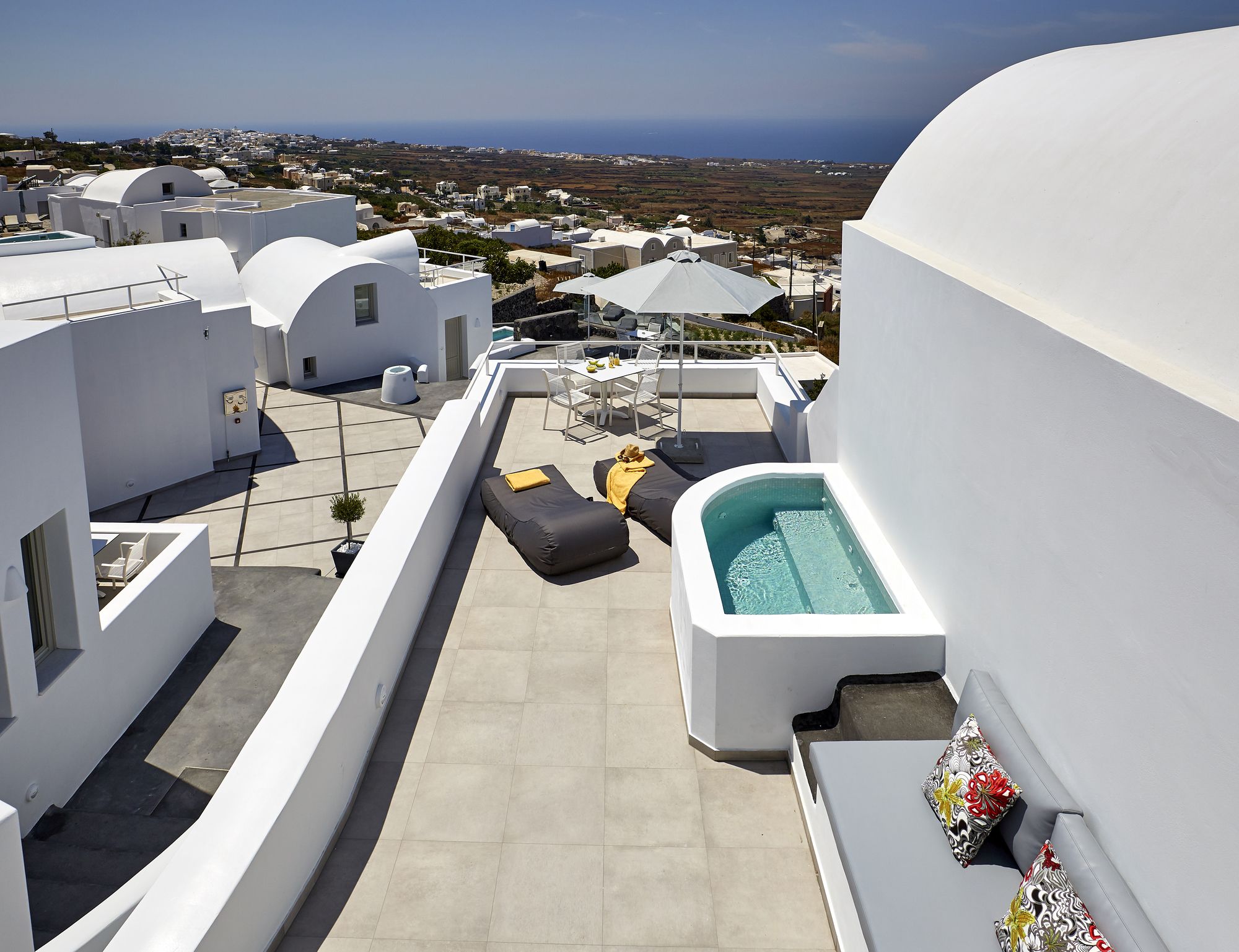 Фото Aperanto Suites