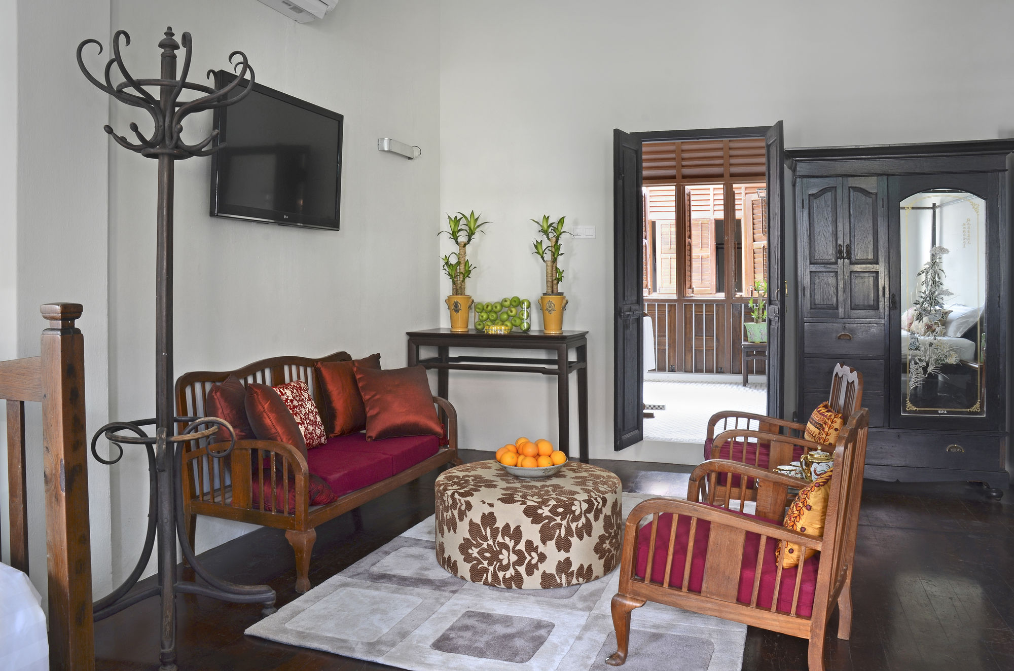 Фото Noordin Mews