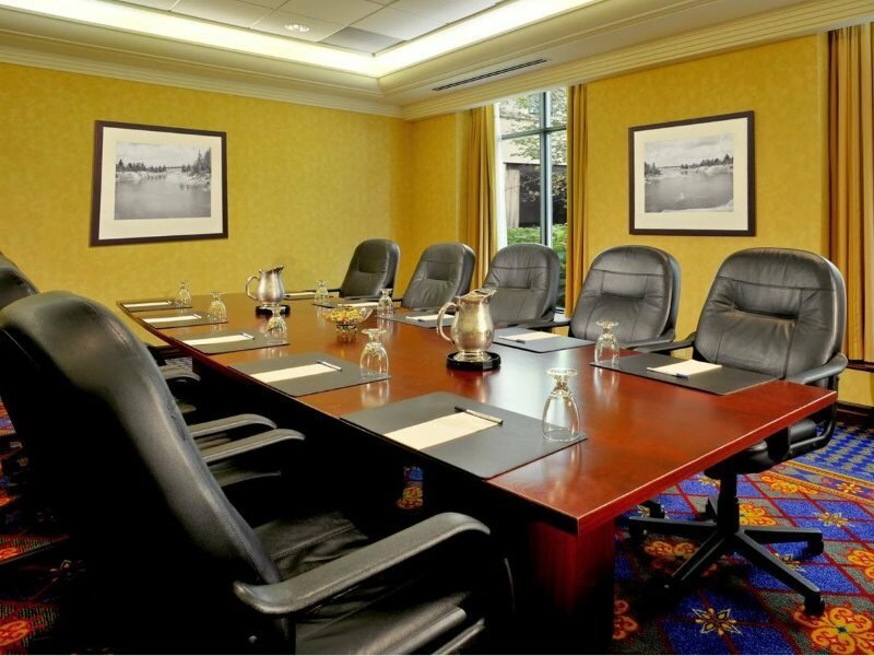 Фото Sheraton Toronto Airport Hotel & Conference Centre