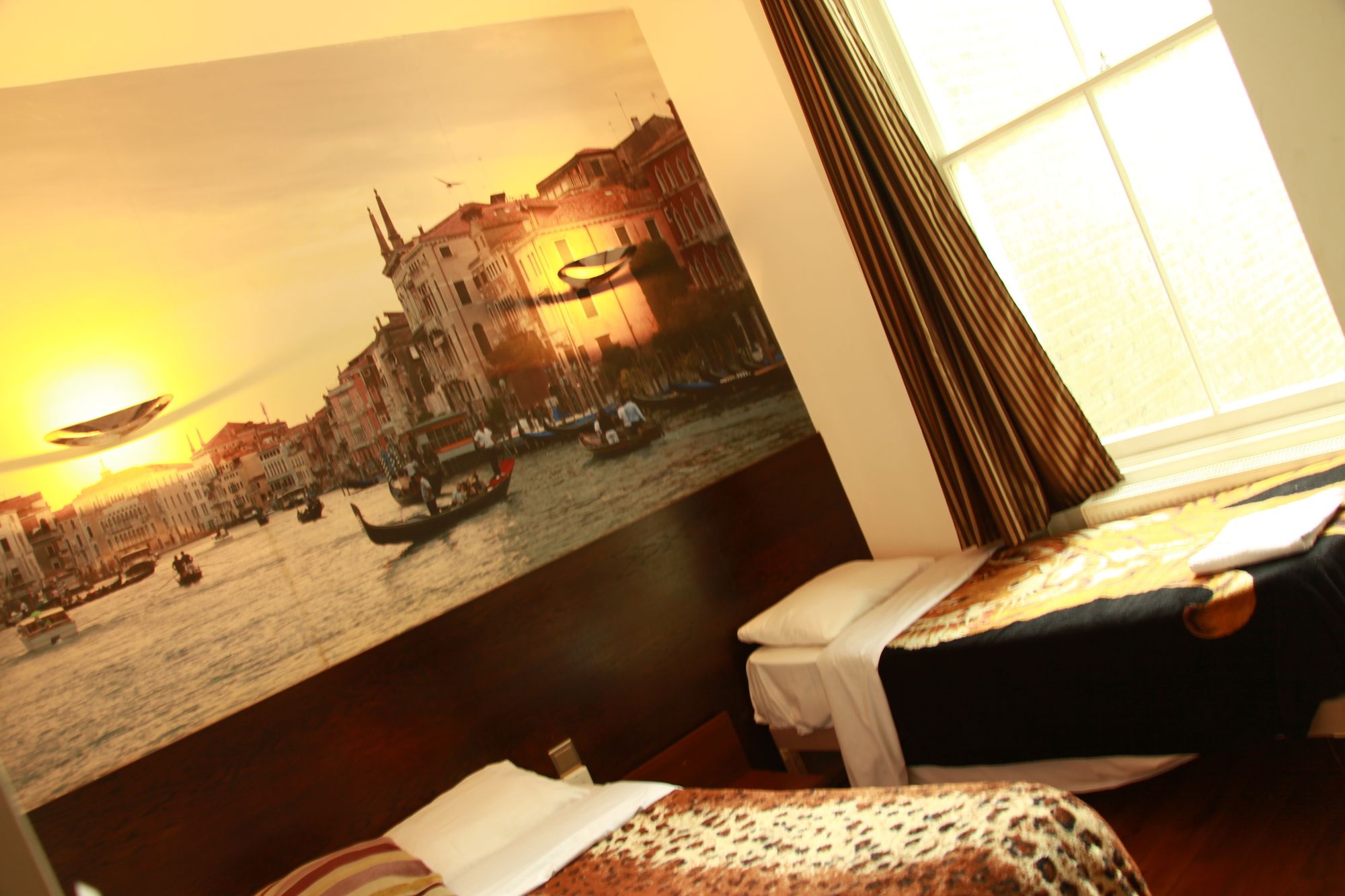 Фото Exhibition Court Hotel 4