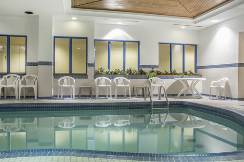 Гостиница Comfort Hotel & Suites в Питерборо