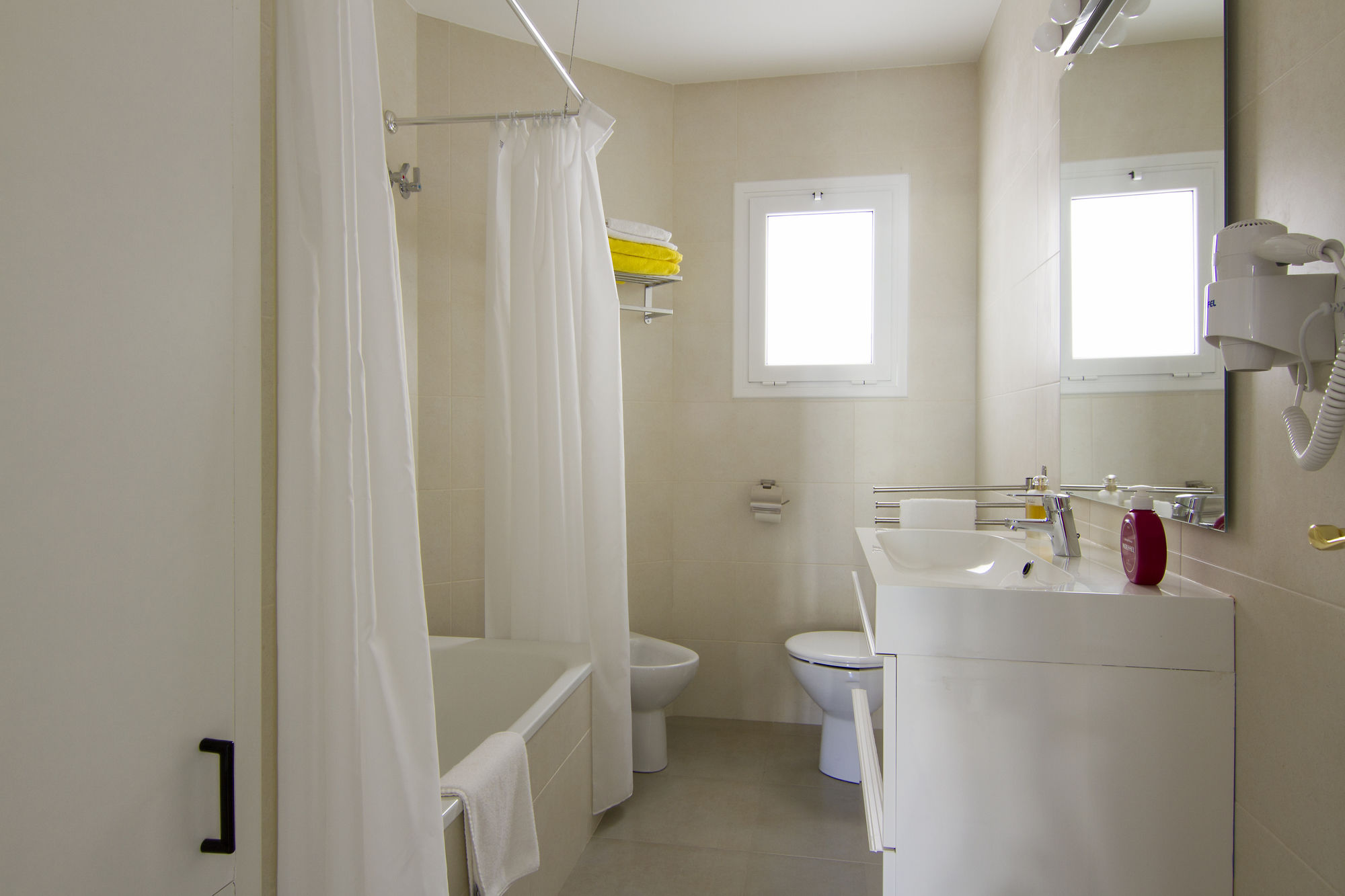 Фото Stay Together Barcelona Apartments