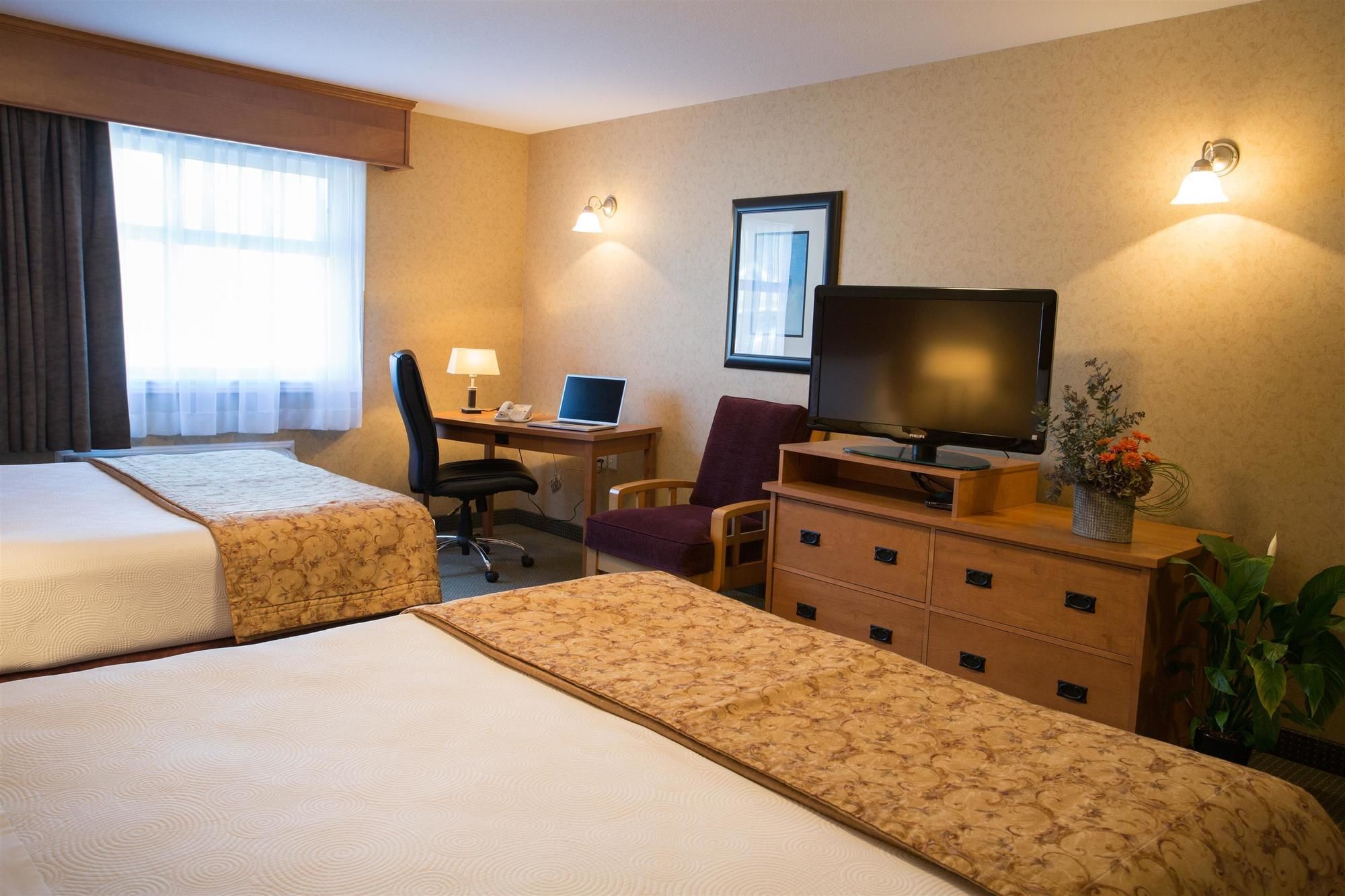 Фото Best Western Sicamous Inn
