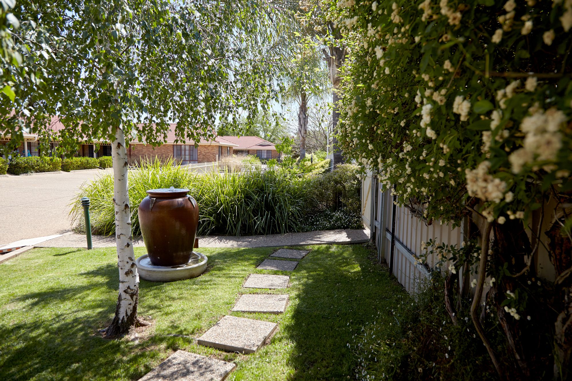 Фото Best Western Ambassador Motor Inn & Apartments