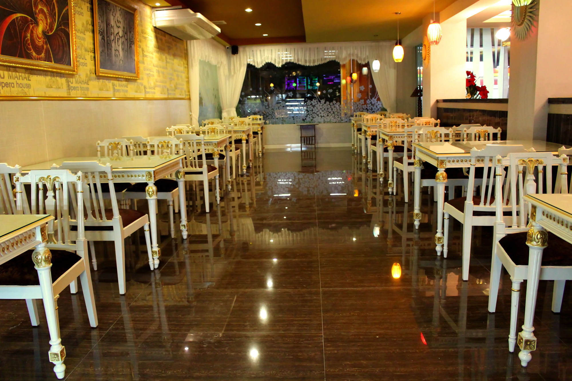 Фото Grand Batik Inn