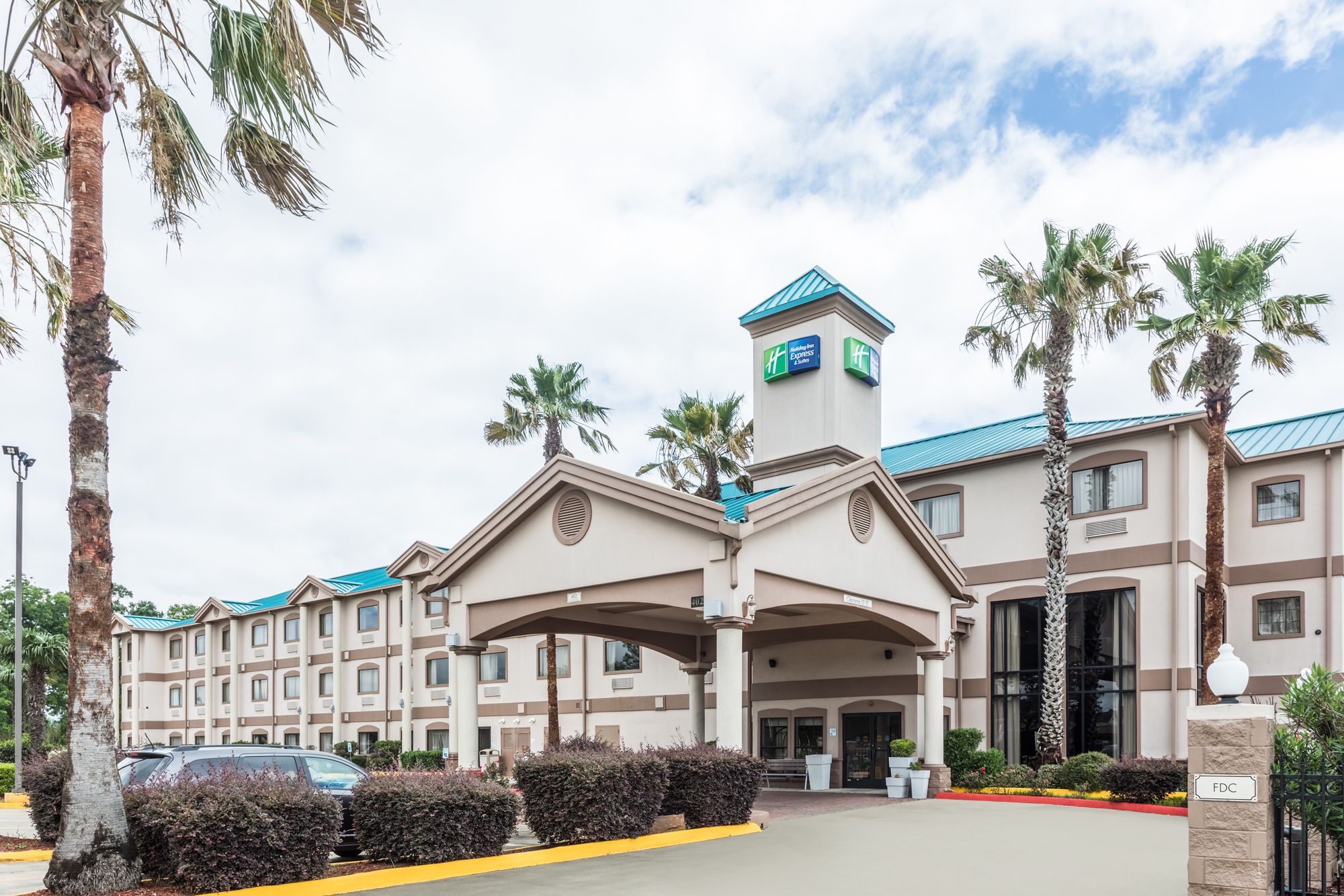 Фото Holiday Inn Express Hotel & Suites Lake Charles, an Ihg Hotel