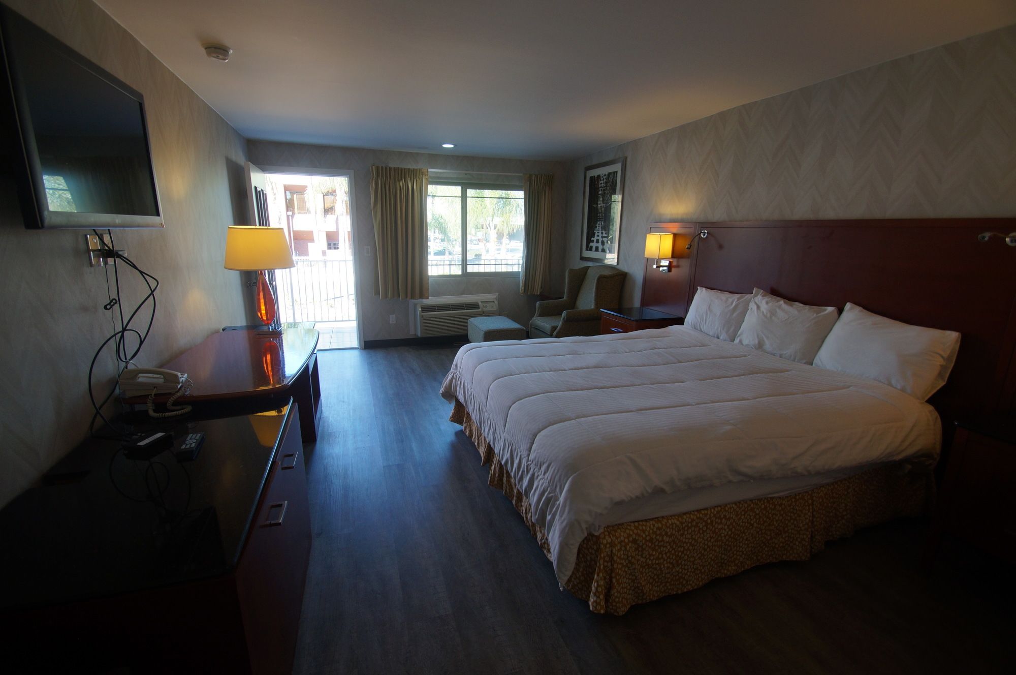 Фото Civic Center Inn Santa Ana