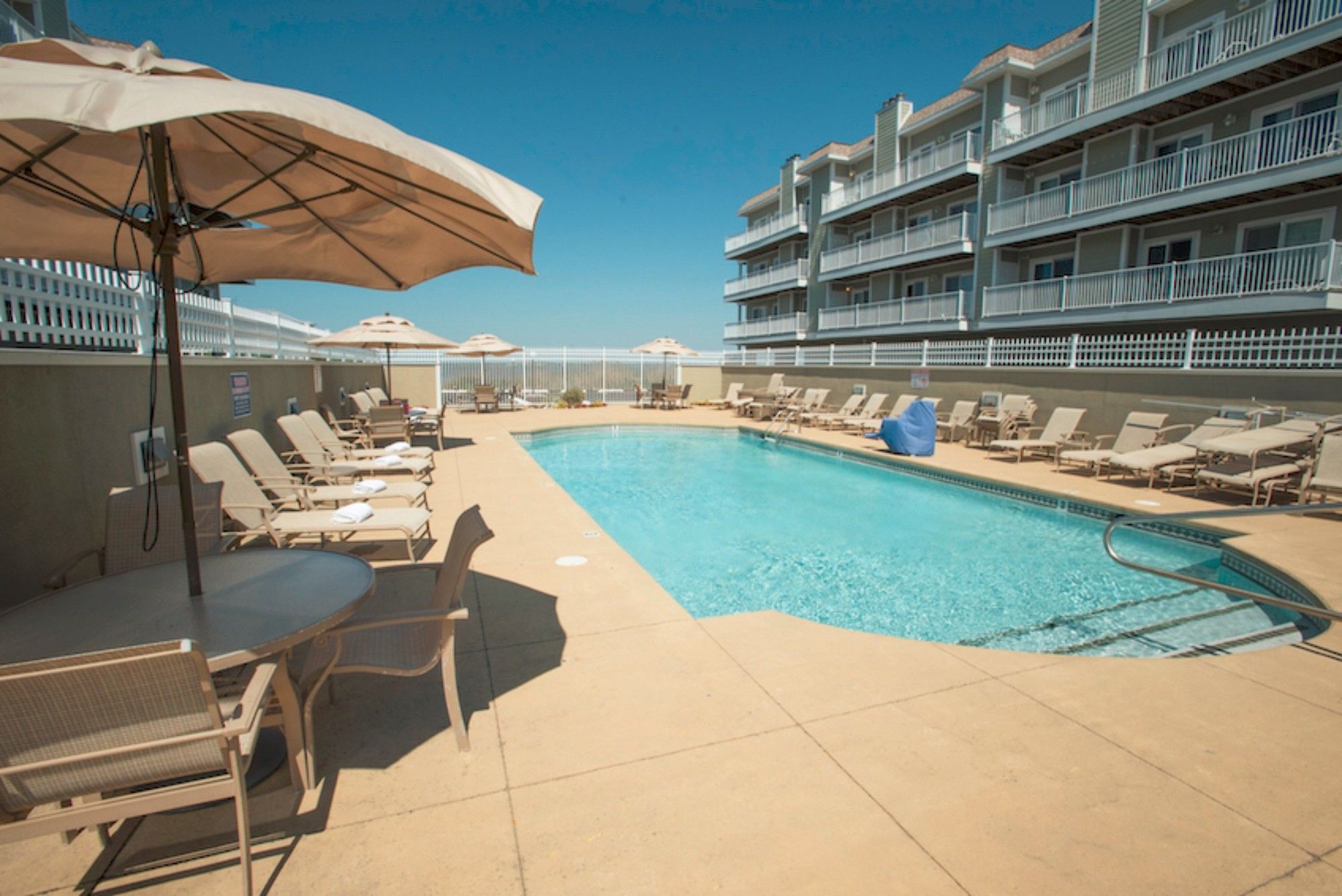 Фото Lucayan Resort by Kees Vacations