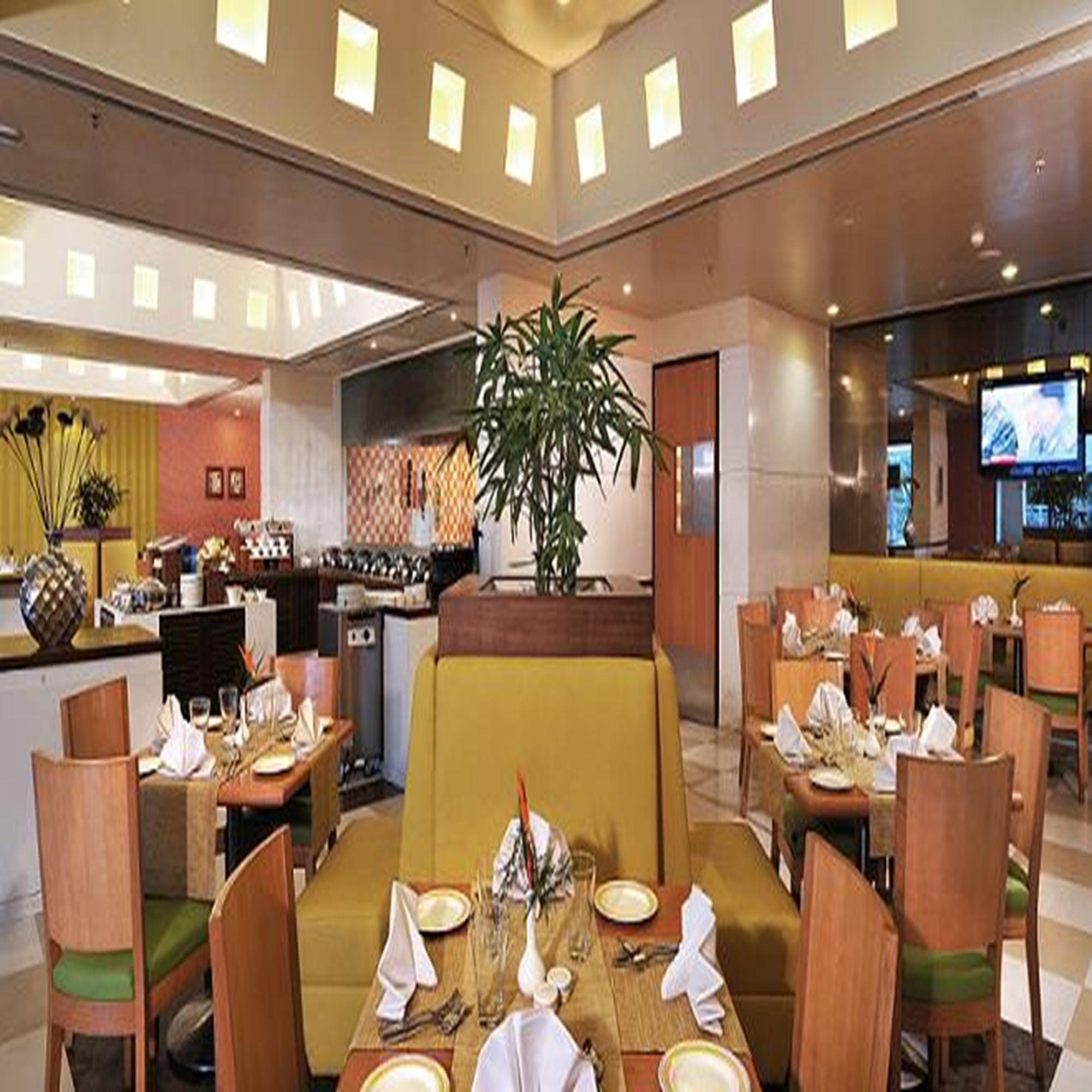 Фото Hometel Roorkee