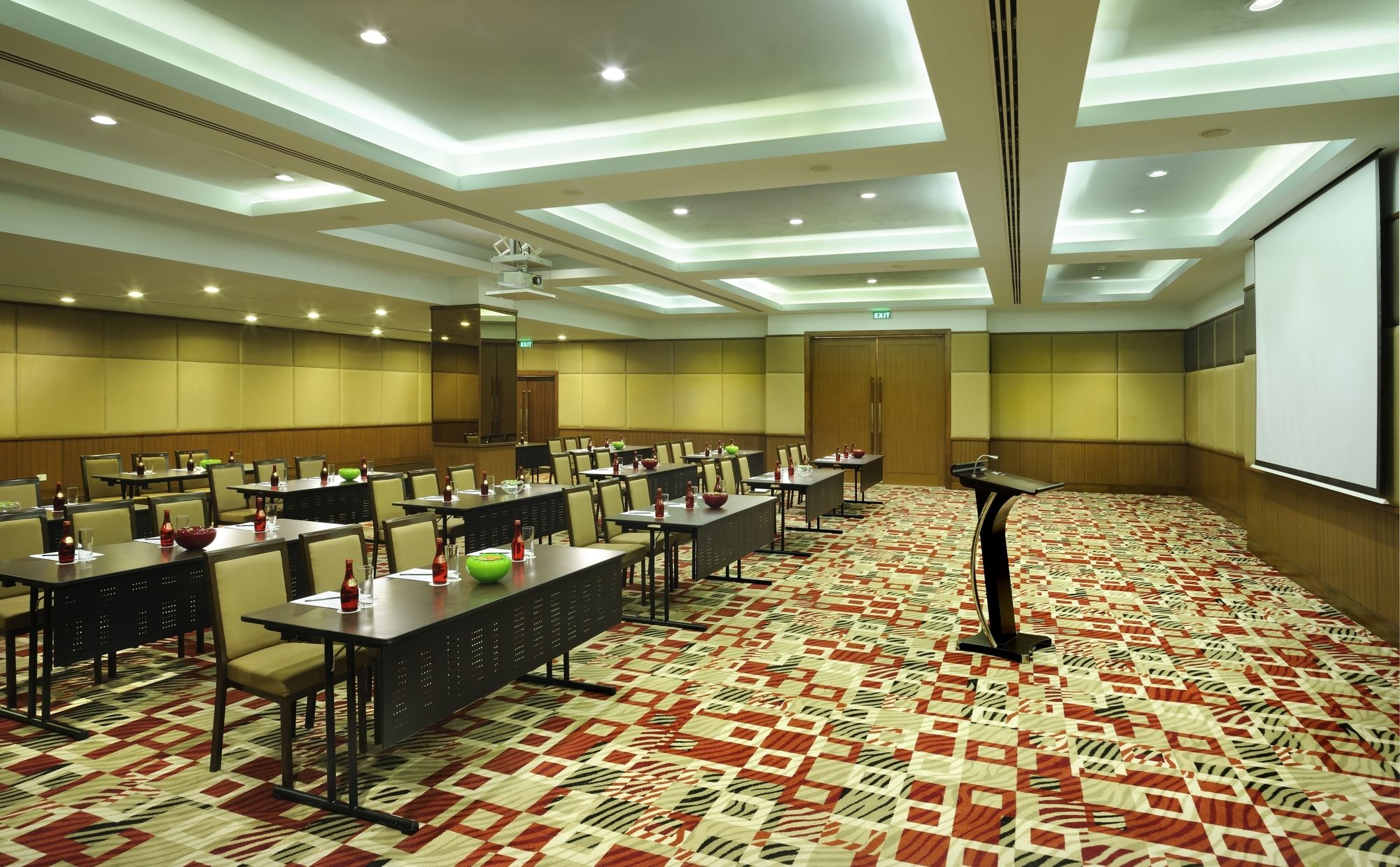 Фото DoubleTree by Hilton Hotel Gurgaon - New Delhi NCR