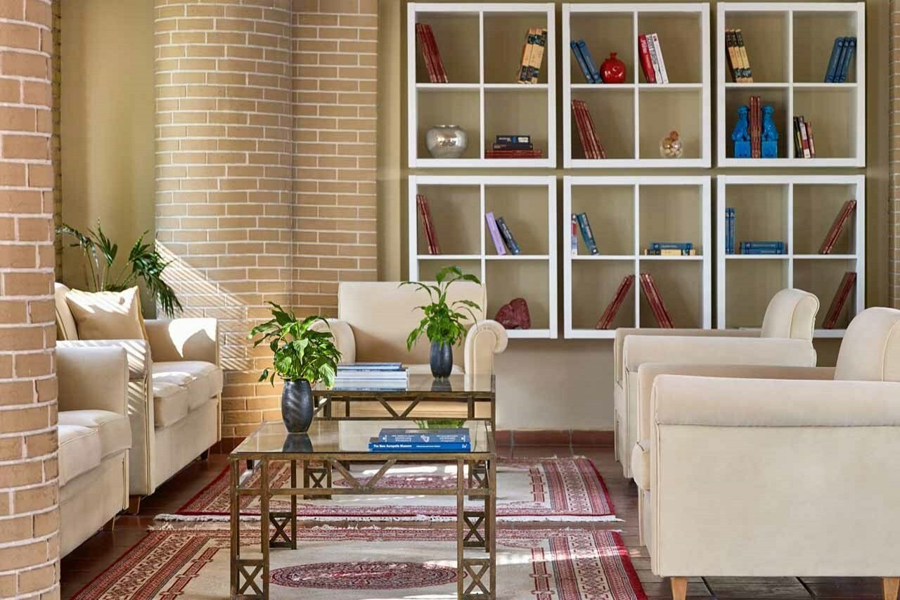 Фото Blazer Suites Hotel