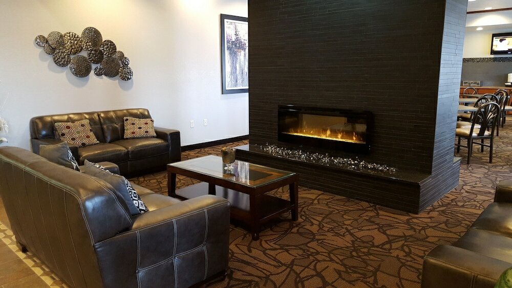 Фото Expressway Suites Fargo