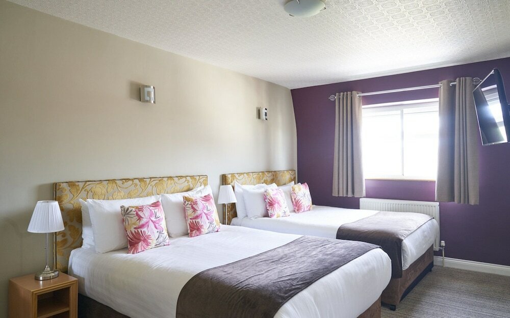 Фото Antoinette Hotel Wimbledon