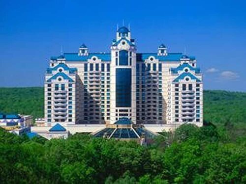 Внешний вид отеля Grand Pequot Tower at Foxwoods в Ледиарде, фото 1