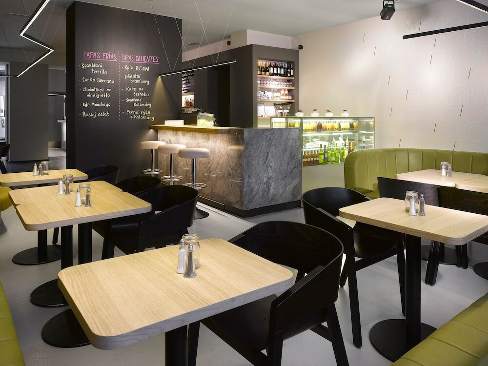 Фото The Icon Hotel & Lounge