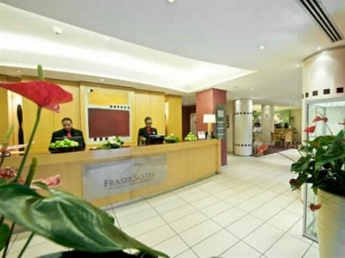 Гостиница Fraser Suites Harmonie Paris La Défense в Пюто