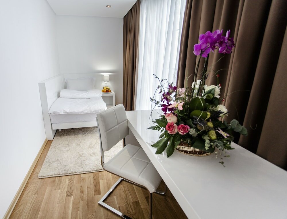 Фото Prestige Hotel Tirana